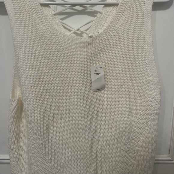 GAP Tank Top - Picture 3 of 3